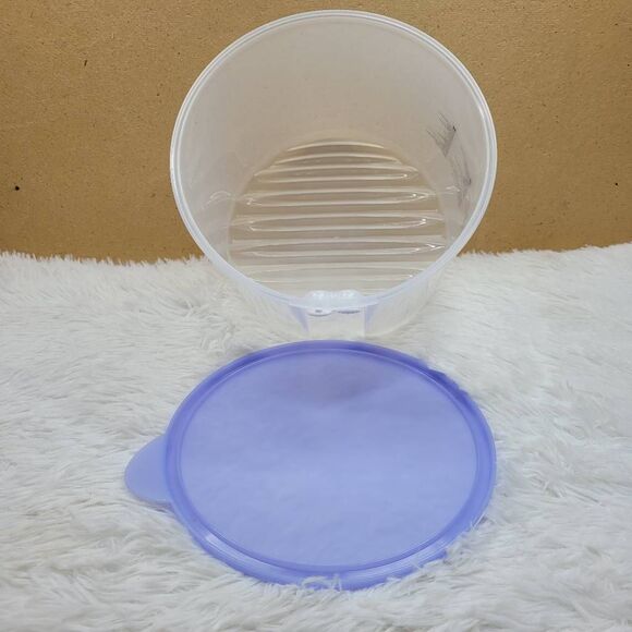 Tupperware Fridge Smart Round Large 20 Cup Storage Container Clear w/ Blue Lid - Picture 3 of 10